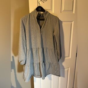 Women’s gray zip neck tiered dress
